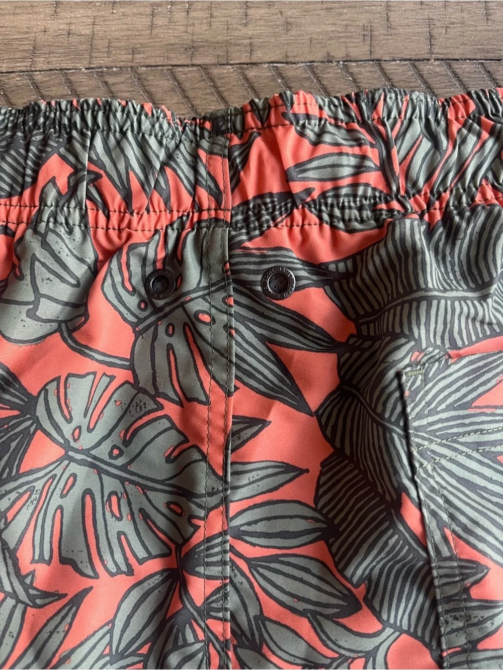 NWT Eddie Bauer Volley Shorts Men's Size XL Tall Swim Trunks Tropical Print